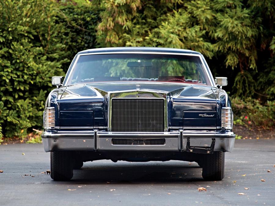  Lincoln Continental Town Car 1976 года  (фото 6 из 21)